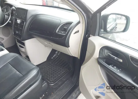 2015 Chrysler Town & Country Touring z USA, uszkodzony, nr VIN 2C4RC1BG5FR715451